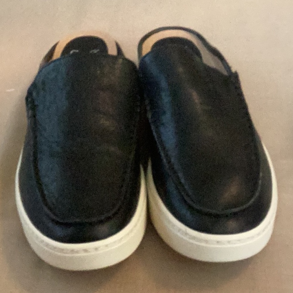 EUC Sofft Black Flats Comfortable Loafers